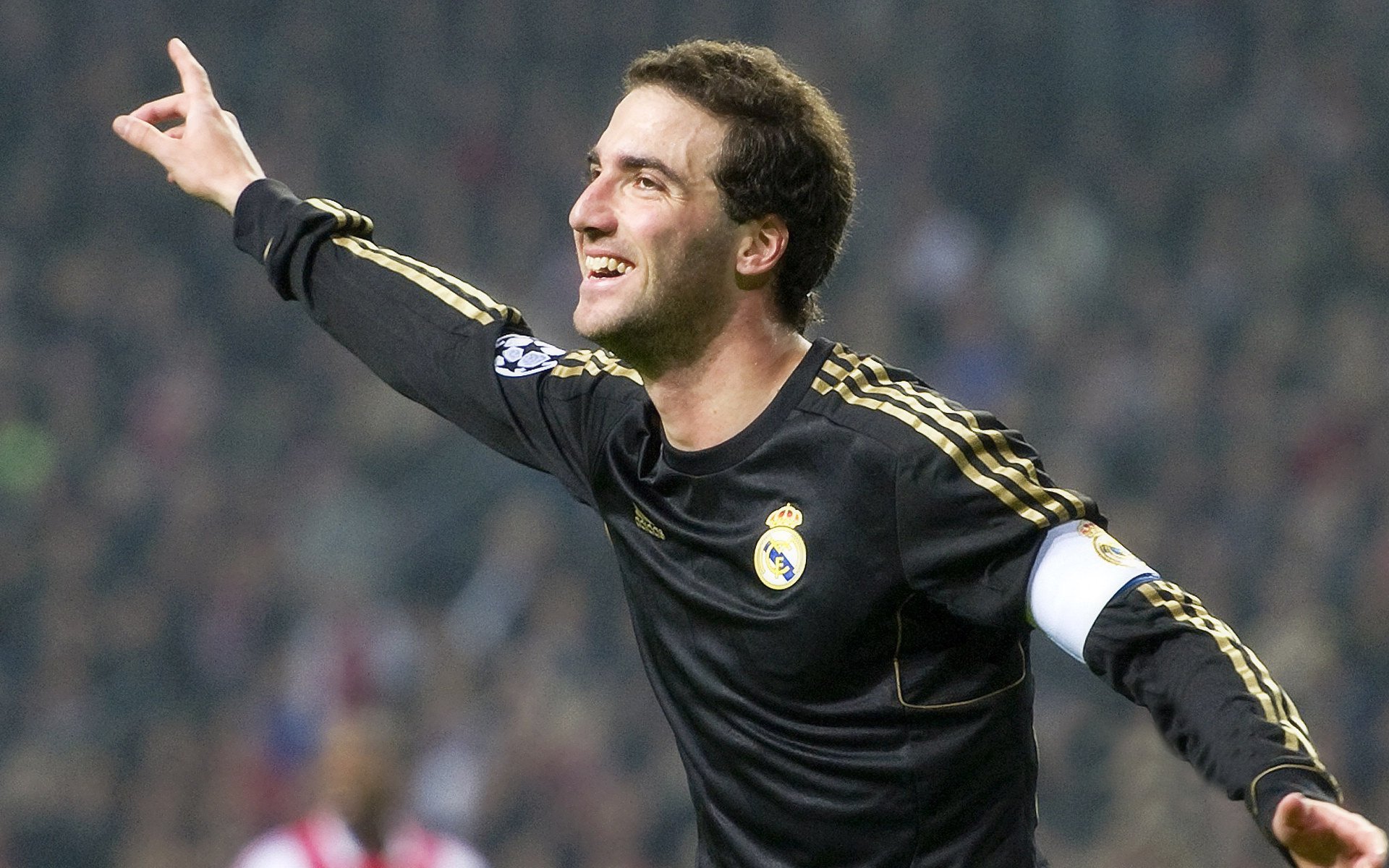 跨界风暴,牙买加闪电轻取多特蒙德,莱奥在F1赛道接管年度争冠