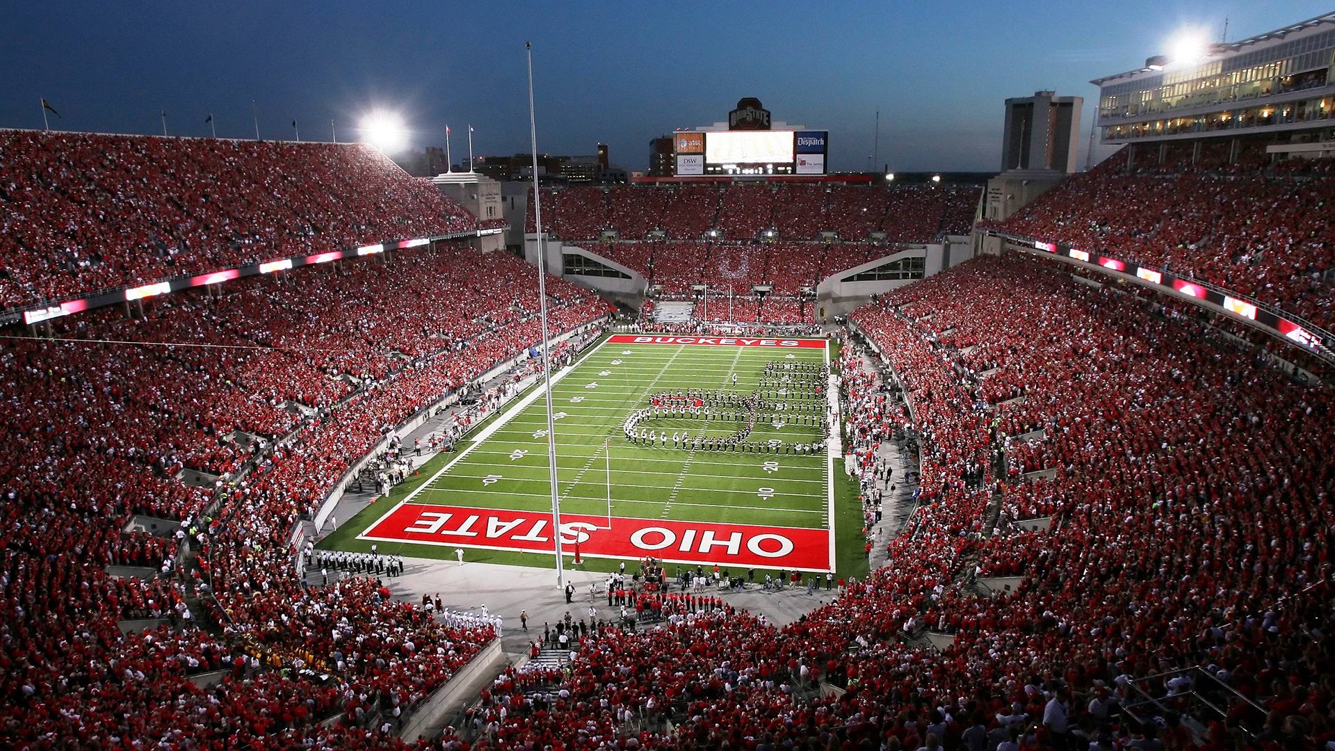 银箭破晓，当汉密尔顿的永恒瞬间碾压法拉利的红色传奇